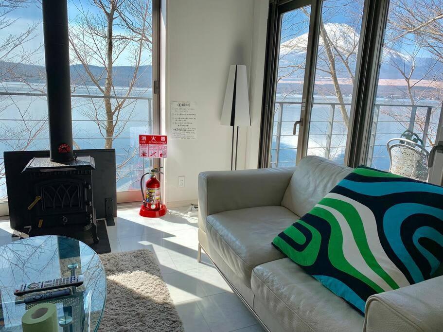 Вилла Away From Noise,View Fuji Mt In The Designer House Яманакако Экстерьер фото